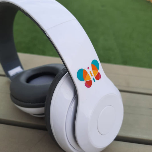 Auriculares Bluetooth blancos con mariposa lateral de coloresblanca